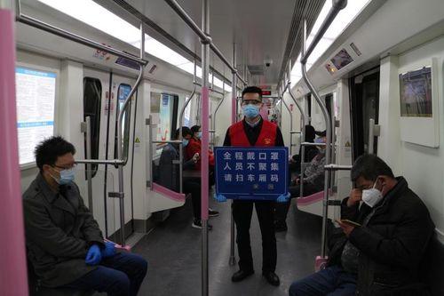 武汉地铁吃瓜事件,一场引发热议的公共礼仪风波